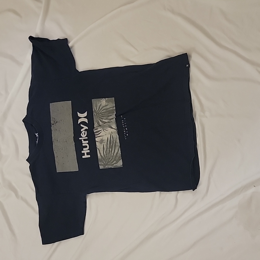 Hurley t shirt S